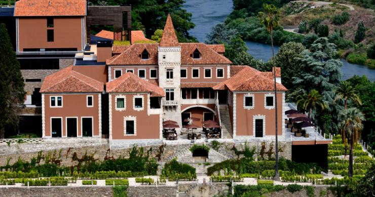 O complexo tem 57 alojamentos e está localizado em Samodães (Fotos: Six Senses Douro Valley). O complexo tem 57 alojamentos e está localizado em Samodães (Fotos: Six Senses Douro Valley).