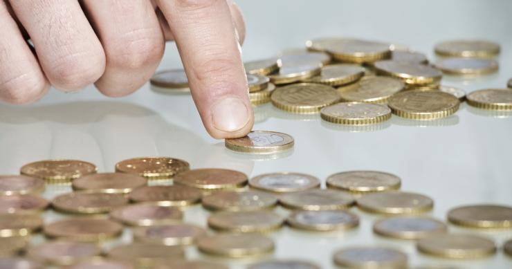 Sabias que os homens ganham em média mais 142 euros que as mulheres? 
