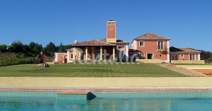 Casas de fim de semana: Evadir-se numa fabulosa villa perto da serra e do mar de Sintra