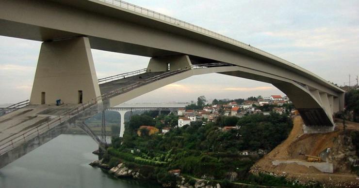 Câmara de Gaia condenada a pagar 13,9 milhões de euros por guerra de terrenos