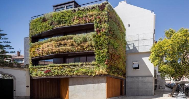 Mansão sustentável com jardins verticais à venda em Lisboa