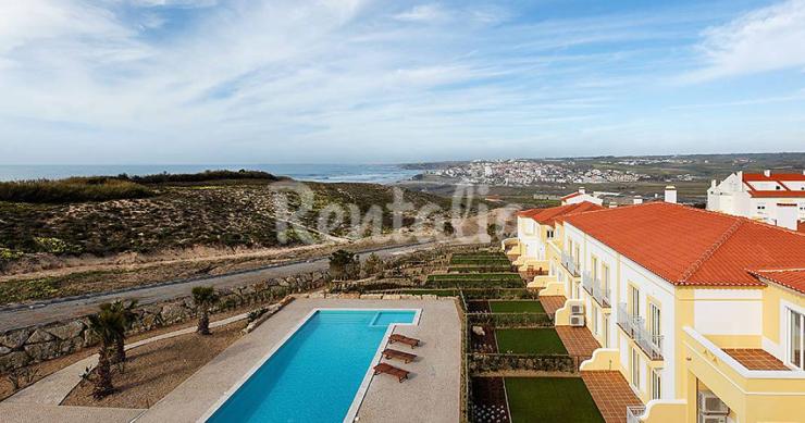 Casas de fim de semana: Desfrutar do Oeste num alojamento com piscina e vista para o mar