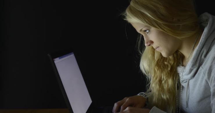 Sabias que o teu patrão pode ler as mensagens privadas que envias no trabalho?