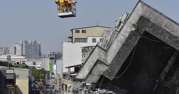 Construtor detido após derrocada de edifício com sismo em Taiwan