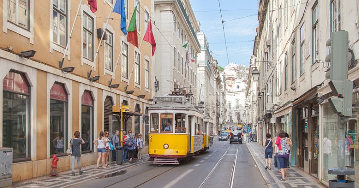 Arrendas casas a turistas em Lisboa? Prepara-te para pagar uma nova taxa