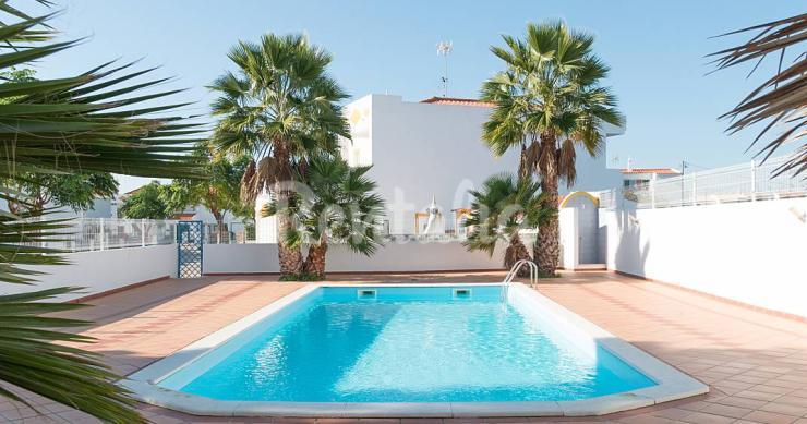 Casas de fim de semana: Escapadela com direito a piscina e praia no Algarve 