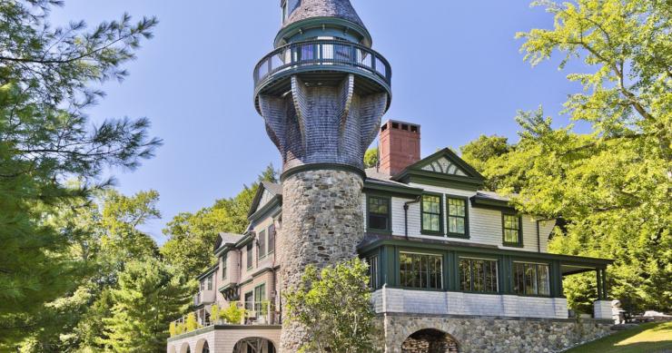 Casas de sonho: Um antigo farol transformado numa mansão de luxo com praia privada