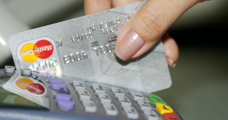 Deco Alerta: Aumentam burlas com cartões bancários. O que tens de fazer se for contigo?