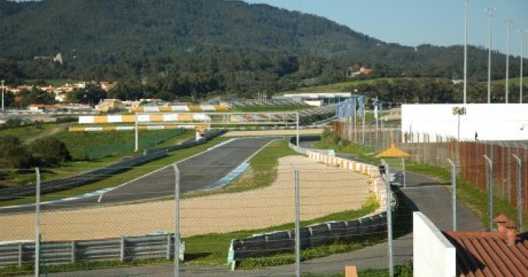 Ocupação de terrenos está no centro da polémica (Foto: www.circuito-estoril.pt).