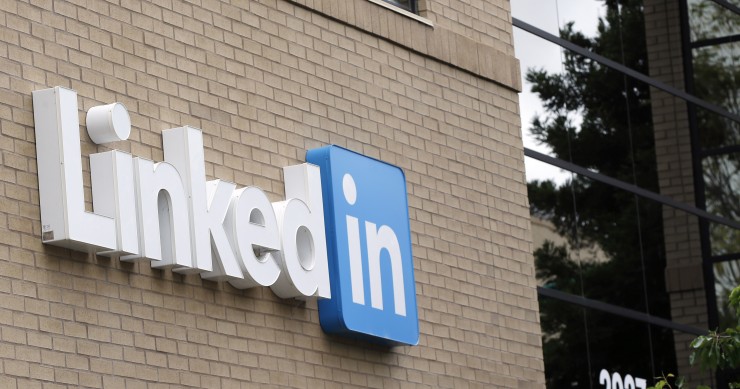 Qual o objetivo da Microsoft ao comprar o Linkedin por 23 mil milhões de euros?