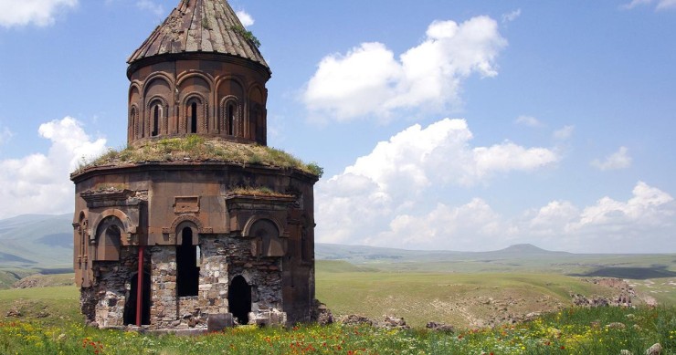 Ani, a cidade fantasma das mil e uma igrejas 