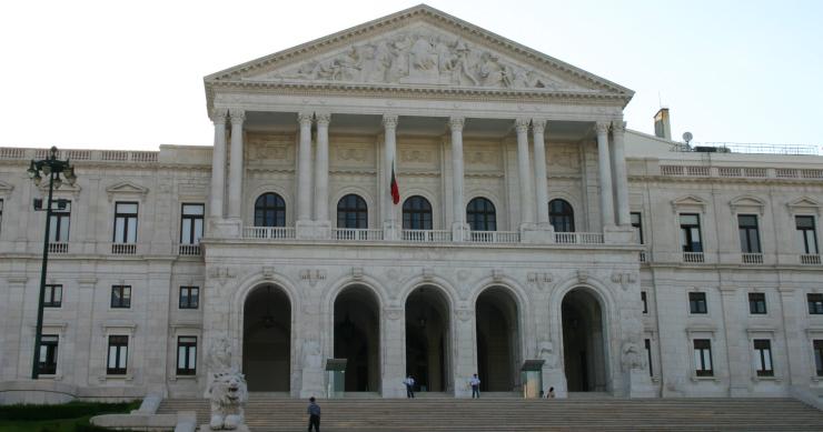 IMI das vistas e do Sol discutido hoje no Parlamento