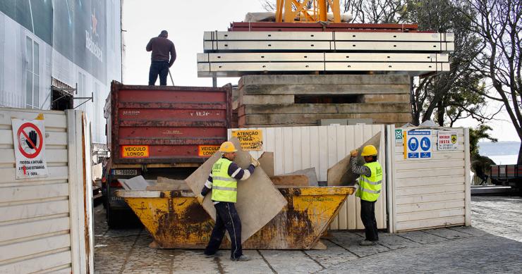 Um terço da dívida das construtoras está em incumprimento 