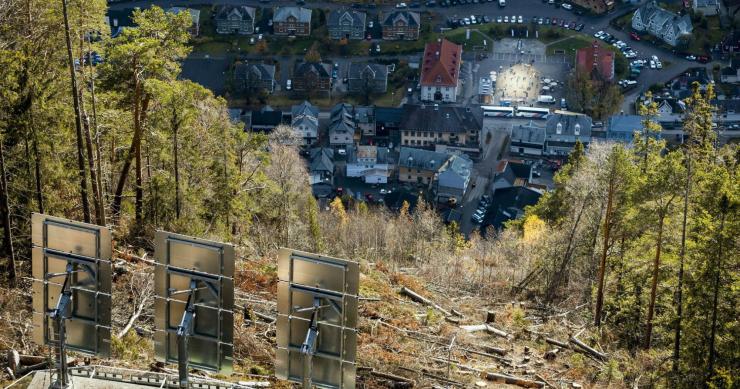 Nestas localidades utilizam-se espelhos gigantes para receber luz solar no inverno 