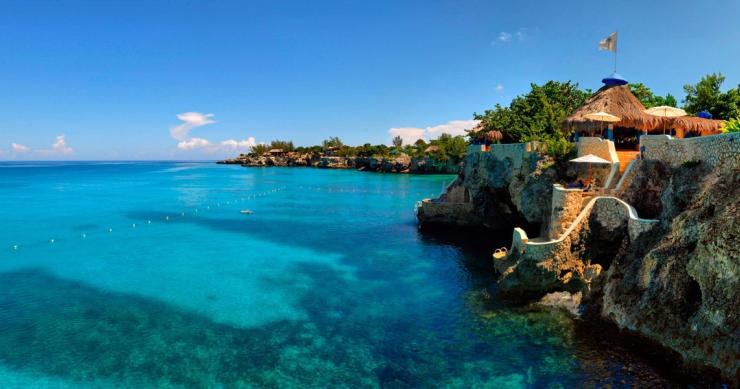 The Caves Resort: Reggae, sol, praia e romance num “santuário” para casais na Jamaica 