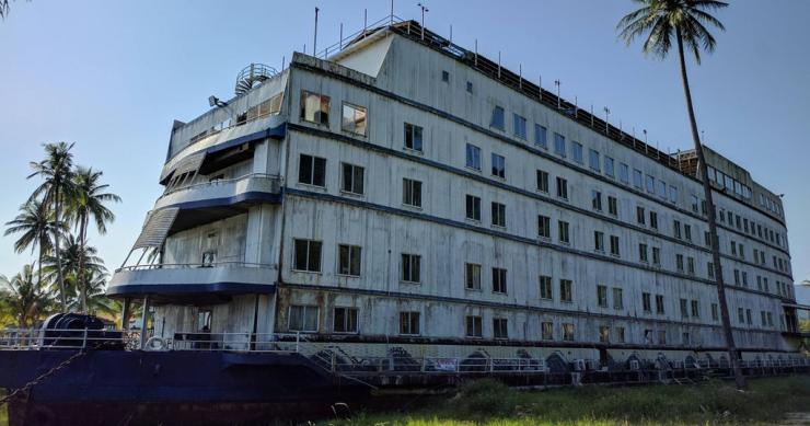 Um hotel abandonado em forma de cruzeiro fantasma 