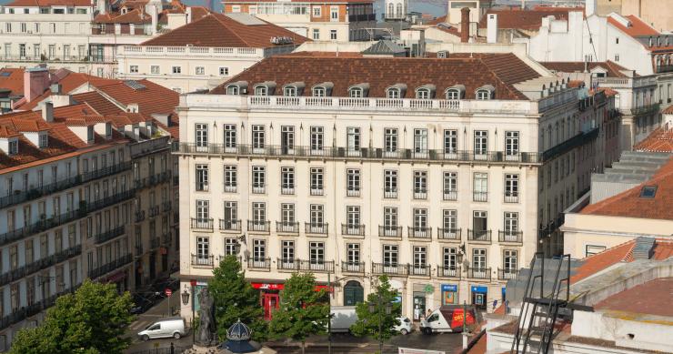 Le Consulat: Dormir rodeado de arte no coração de Lisboa 