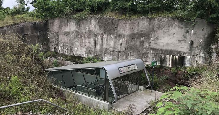 A estação de metro mais isolada do mundo está na China e tem saídas para um depósito de lixo