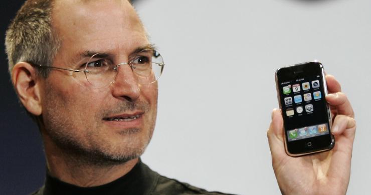 iPhone apareceu há dez anos. Se tens um antigo guarda-o porque pode valer muito dinheiro