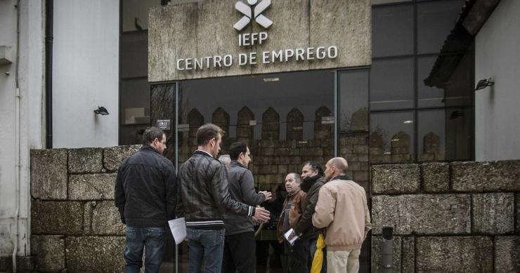 Há menos 19,2% de desempregados inscritos nos centros de emprego que há um ano