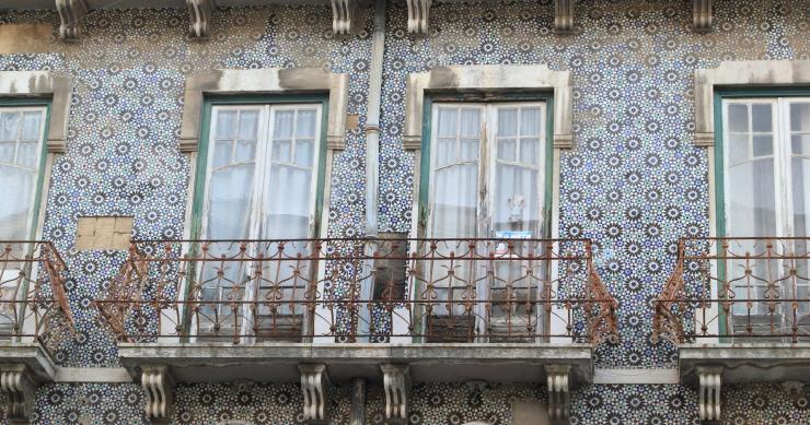 Demolição de fachadas com azulejos está proibida em todo o país 