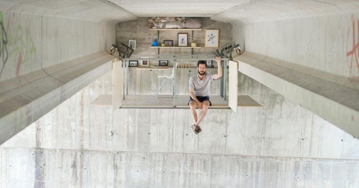 Este designer criou um estúdio incrível sob uma ponte em Valência