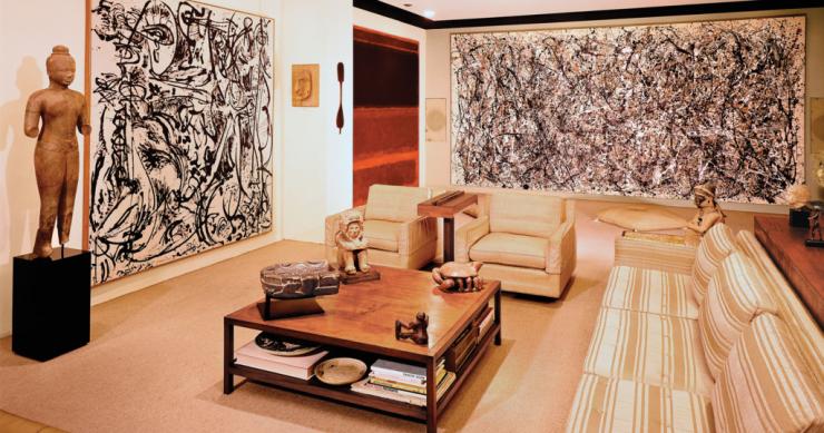 Sala de estar de Heller com a obra "One" de Jackson Pollock