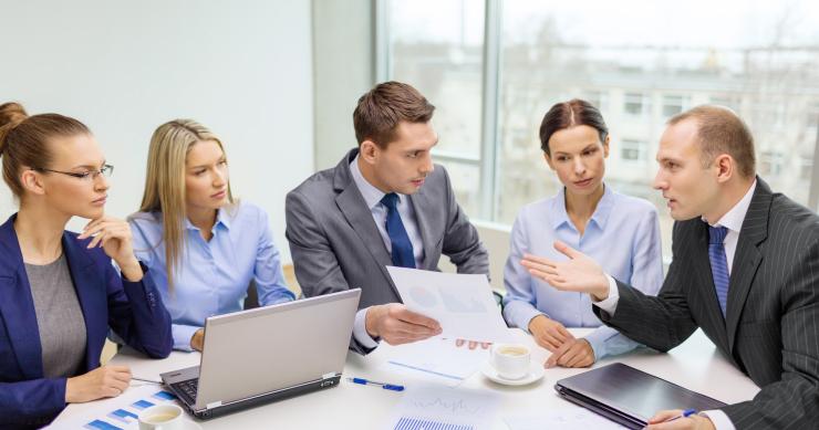 Empresas obrigadas a explicar e corrigir diferenças salariais entre homens e mulheres