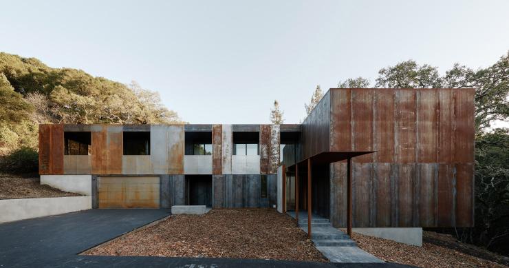 Uma casa de aço e madeira totalmente sustentável