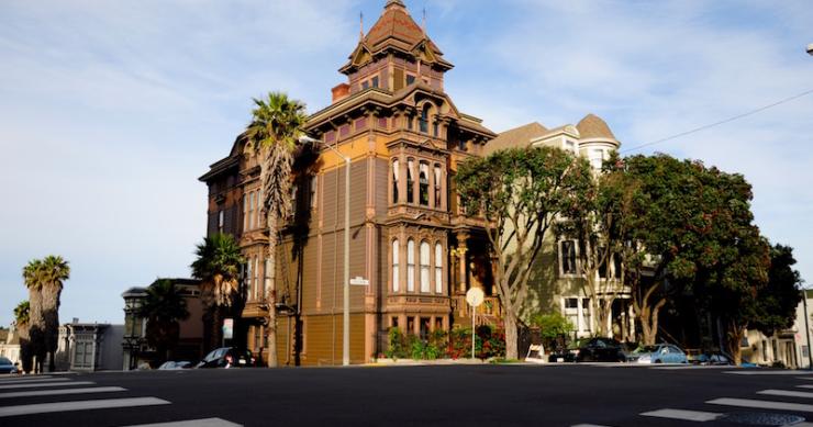 Transformou a casa de São Francisco num museu da Família Addams que... vale milhões