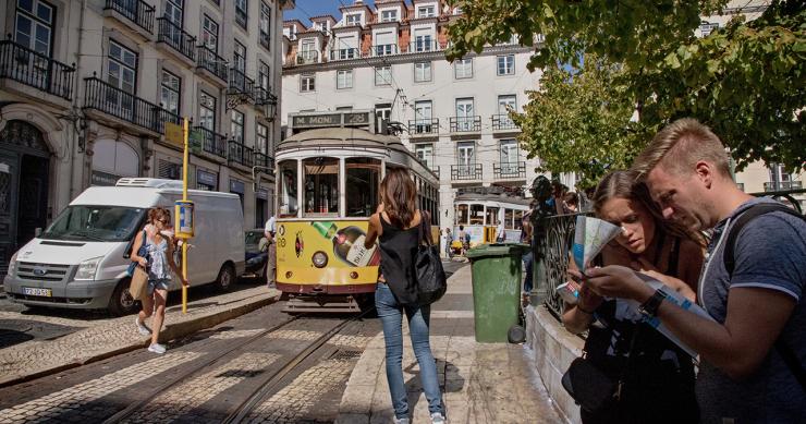 Lisboa: câmara vai rever planos de urbanização e estabelecer regras para o AL