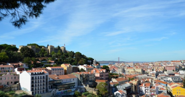 How many people in Portugal rent and how many own a home?