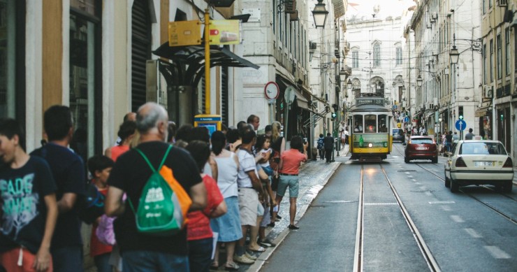 ... E especialista defende que arrendar casas a turistas pode estimular vendas a estrangeiros