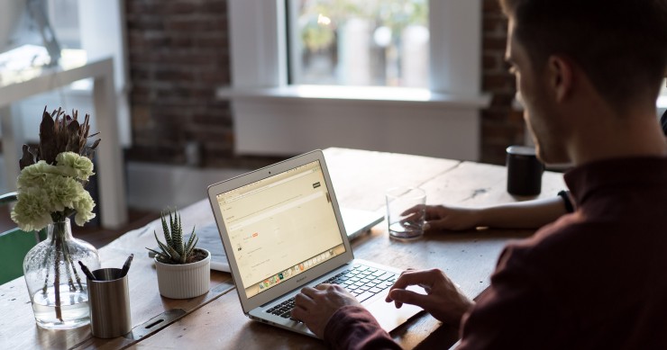 Bench Accounting/Unsplash AIMI: casais têm até 31 de maio para decidir se querem tributação conjunta