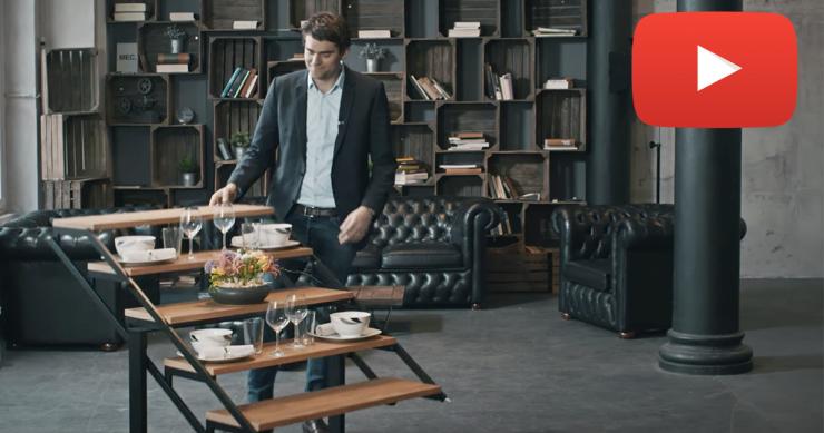 A revolução chegou aos móveis: uma mesa-estante ideal para casas pequenas