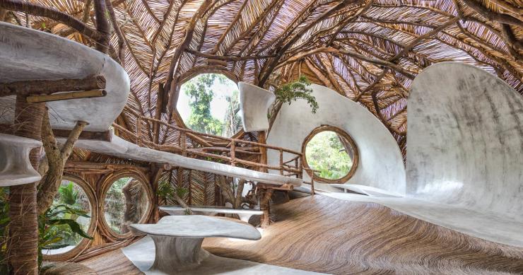 A galeria está no eco-resort Azulik