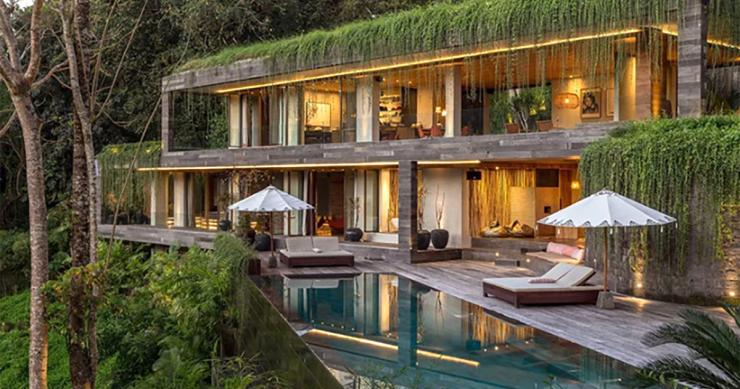 Uma pérola escondida na selva Já a pensar nas próximas férias? Esta “villa” em Bali está à tua espera...