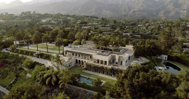 Vista aérea da casa, que está à venda por 35,1 milhões de euros