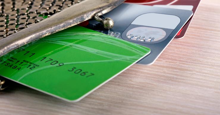 Cartões bancários: anuidades desaparecem, mas as comissões continuam a ser cobradas