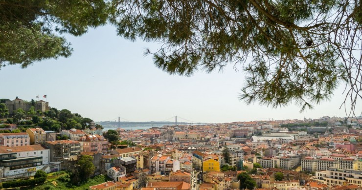 Construção de prédio ameaça “vistas” do Miradouro da Sª do Monte sobre Lisboa e rio Tejo