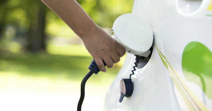 Consumo de carros elétricos é seis vezes mais barato que a gasolina