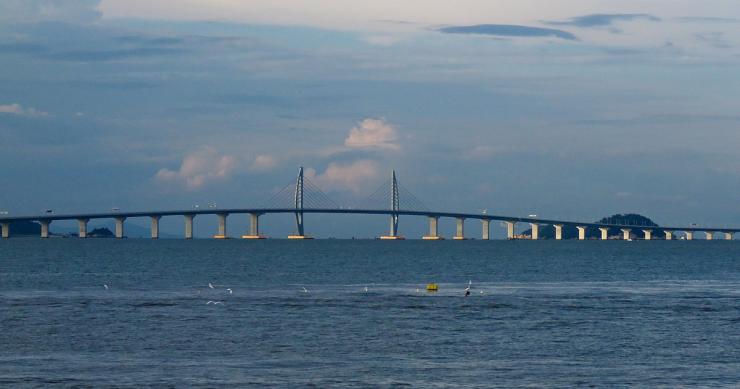 Maior ponte do mundo abre amanhã na China após 9 anos de obras