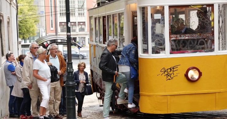 Foreign nationals make up a huge part of the Portuguese property market Non-residents invested more than 11 billion euro between 2012 and 2017