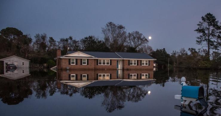 As consequências devastadoras que provocou o furacão Florence nos EUA, em imagens