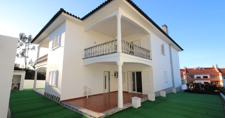 Cette maison de la semaine a été entièrement blanchie à la chaux