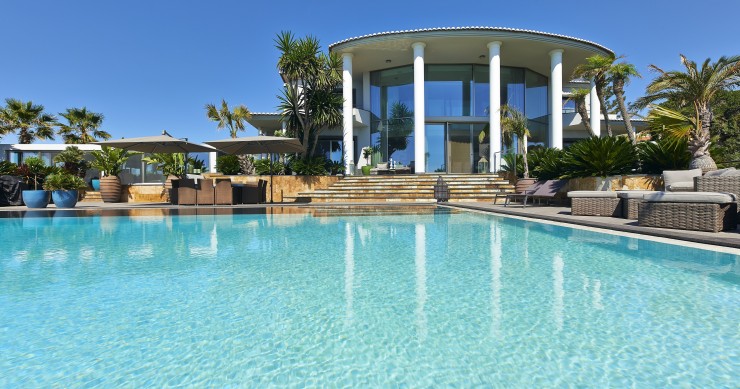 Luxury beachfront villa on the Algarve, Portugal