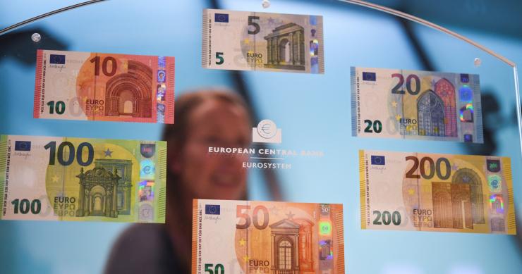 Novas notas de 100 e 200 euros já em circulação