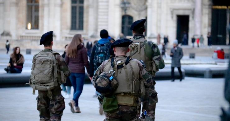 Há militares a pagar 200 euros de renda por um T6 e ganham mais de 2.000 euros