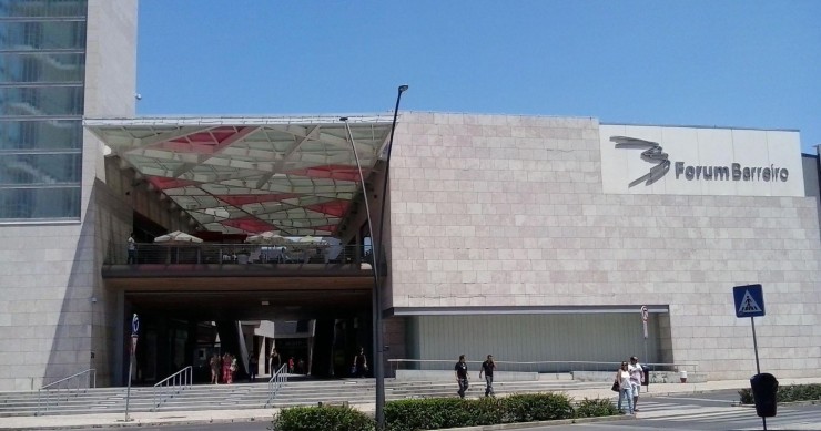 BCP coloca à venda Forum Barreiro e terreno urbano em Sintra para nova construção