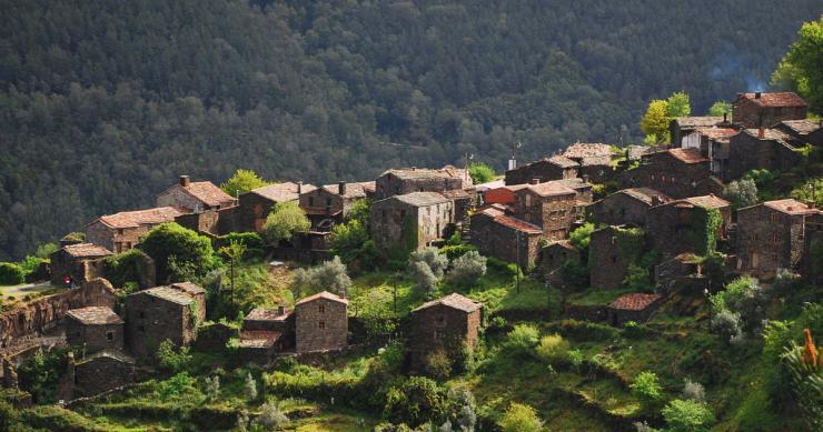 Há 117 imóveis à venda na Serra da Lousã por 300 mil euros